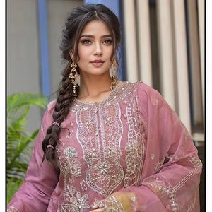 Élégance hivernale raffinée: ensemble en organza lourd Shalwar Kameez avec fond en coton confortable en tailles XL et XXL - Product Image 1