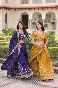 LAHENGA CHOLI DUPATTA NC VICHITRA SILK PARTY FLOWER EMBROIDERY avec des broderies florales en soie VICHITRA, ornées de sequins et de zari, pour toutes les saisons - Product Image 5