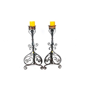 Bougeoirs en fer forgé de la meilleure qualité fraîchement conçus pour la décoration de Noël en vente - Product Image 1