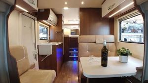 Ecocampor - Autocaravana de Lujo con Cama de Fibra de Vidrio para Camioneta, con Cocina y Aire Acondicionado para Acampar en Casa - Product Image 4