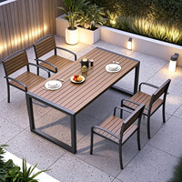 Ensemble table et chaises d'extérieur pour patio, résistant au soleil et à l'eau, en plastique imitation bois, pour villa, jardin, terrasse