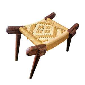 Taburete de madera de diseño tradicional (Pirhi) en tamaños personalizados, taburete de artesanía en madera de Pakistán, taburete de artesanía en madera de alta calidad - Product Image 2