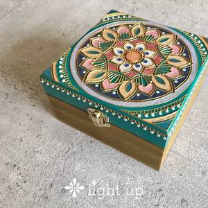 Vintage <b>wooden</b> <b>box</b> with sleek finishes and romantic motifs are gaining traction as preferred choices for special occasion gift - Product Image 3