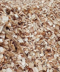 Approvisionnement en vrac de copeaux de bois de pin naturel à faible teneur en cendres et faible humidité pour les usines de granulés de biomasse et l'utilisation agricole - Product Image 1