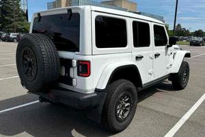 Jeep Wrangler Serie 2024 Modelo Premium, Auto Usado, Volante a la Izquierda, Asientos de Cuero, Cámara Trasera, Pantalla Táctil, Faros de Xenón, Euro IV - Product Image 2