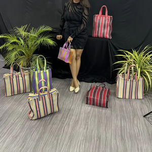 Bolsa de cosméticos de playa reciclada con telar manual personalizado ecológico, bolsa de compras de plástico tejida a rayas a la moda con asas de cuerda de algodón - Product Image 2