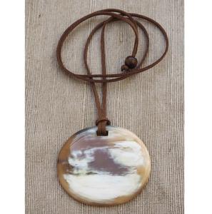 Collier pendentif en corne de buffle, bijoux tribaux naturels et durables pour femmes, haute qualité - Product Image 6