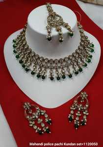 Indian <b>Drop</b> & Kundan Stylish Traditional & Fashionable HeavyGold Tone Kundan <b>Pearl</b> Choker <b>Necklace</b> Earring Set With Mangtika Set - Product Image 2