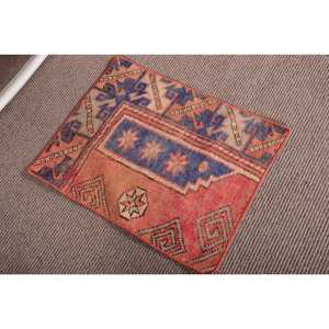 Tapis vintage 1,6 x 2,1 pieds, tapis turc, tapis en laine rouge à motifs géométriques - Product Image 4