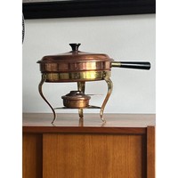 Plat de chauffe-plat de buffet en cuivre de fête de mariage classique avec couvercle