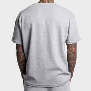 เสื้อยืดโอเวอร์ไซส์ผ้าคอตตอนหนานุ่ม สกรีนโลโก้เองได้ สไตล์สตรีทแวร์ จาก Outfitize International Wholesale - Product Image 2