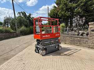 Plateforme élévatrice à ciseaux électrique Skyjack SJIII-3219 2019 avec moteur |   Hauteur de travail de 7,8 m |   Capacité de 2000 kg |   Garantie de 3 ans |   Faible nombre d'heures de fonctionnement - Product Image 2