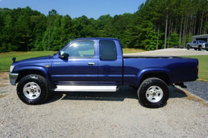 LISTO PARA CONDUCIR - USADO, VOLANTE A LA IZQUIERDA |   CONDUCCIÓN DERECHA |   TOYOTA HILUX XTRACAB DIESEL 4X4 1998, 5 velocidades - Product Image 2