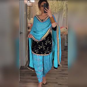 ชุดเดรสผ้าจอร์เจตหลากสีสัน ดีไซน์ทันสมัย ประดับด้วยงานปักเรซาม พร้อมผ้าคลุมไหล่แฟนซี คอลเลคชั่น 2025 จัดส่งทั่วโลก - Product Image 2