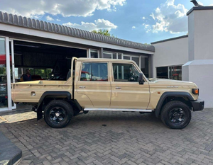 Toyota Land Cruiser 79 Doble Cabina 2024 Usada - Product Image 2