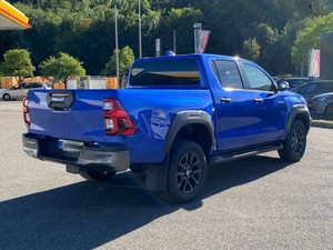 2023 Toyota HiLux doble cabina invencible AWD Pickup caja de cambios automática combustible diésel R16 aleación portaequipajes asientos de cuero Interior oscuro - Product Image 4