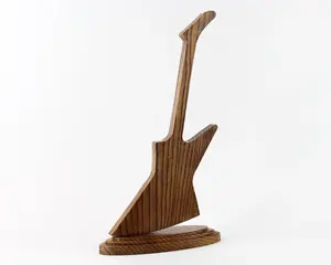 Sculpture de guitare en bois, instrument de musique fait main, décoration élégante, objet de collection, cadeau pour guitariste, amateur de musique, art d'intérieur. - Product Image 2