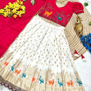 Tissu en soie pure Chinon Maggam-Thread Work Beau design Fabriqué à la main Anarkali Salwar Kameez Design collection de mode pour enfants - Product Image 1