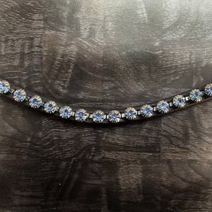 Diadema de Lujo para Caballo con Cristales Dorados en Forma de Lágrima, Elegante Accesorio de Brida Inglesa con Pedrería - Product Image 2