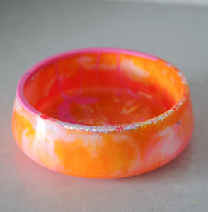 Cuencos para Servir y Decorativos, Hechos a Mano, de Resina Única con Detalles Intrincados y Atractivo Moderno, Clásico Rojo para Bodas - Product Image 3