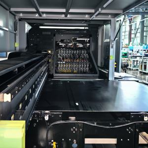 Stampante Diretta su Tessuto da 2m con Posizionamento Visivo, Sistema a 12 Colori, Produzione Giornaliera di 17000m - Product Image 4