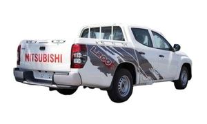 Pick-up double cabine 4x4 Euro 6 2024, moteur diesel 2,5 L, transmission manuelle, véhicule utilitaire robuste, voitures d'occasion - Product Image 3