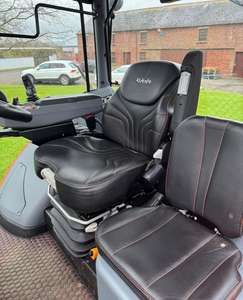 Compre un tractor agrícola Kubota ligeramente usado Disponible a bajo precio Compre un tractor agrícola Kubota de servicio pesado Bastante usado - Product Image 3