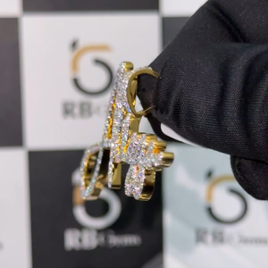 Pendentifs personnalisés unisexes plaqués or 14 carats, sertis de moissanite VVS taille brillant style hip-hop, certifiés IGI - Product Image 5