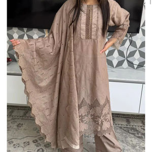 Nuevo diseño paquistaní Salwar Kameez vestidos de césped para mujeres bordado personalizado Shalwar Kameez vestido de ropa informal - Product Image 1