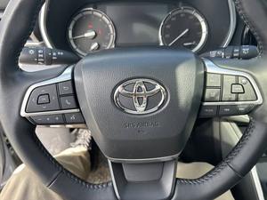 Toyota Highlander XLE 4dr SUV AWD 2022 d'occasion - Product Image 4