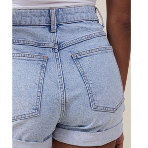 Short en jean décontracté taille haute en coton pour femmes Design délavé à la lumière avec braguette à glissière Options de taille plus personnalisées pour l'été - Product Image 3