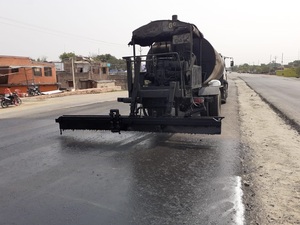 LAL'S รถบรรทุกติดตั้งน้ำมันดินแรงดันจำหน่ายยางมะตอยจำหน่ายรถบรรทุกสำหรับการบำรุงรักษาถนนน้ำมันดิน SPREADER - Product Image 3