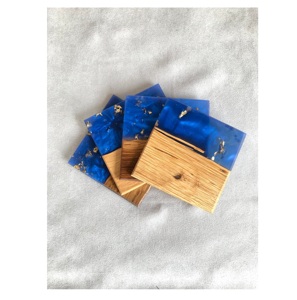 Lot de 4 sous-verres carrés en bois de résine en noyer fait à la main avec un design unique parfait pour la maison café thé vin cadeaux salle à manger décor - Product Image 1