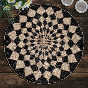 Set de table rond en verre perlé, vert crème à rayures, bord festonné, sous-plat en raphia, pour Noël et les fêtes, pour la maison et les hôtels - Product Image 1