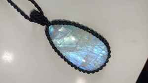 Collier de pierres précieuses fait à la main pendentif antique en macramé bijoux en pierre de guérison Boho macramé cadeau pour les femmes - Product Image 4