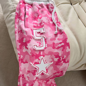 Conjunto de Dos Piezas de Ropa Deportiva para Mujer, Sudadera con Capucha Corta con Bordado de Camuflaje Personalizado y Cierre de Cremallera - Product Image 4