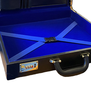 Encuentra un icono similar de alta calidad OEM personalizable cuero masónico delantal Regalia caso hecho a mano costura con tela Ronpex - Product Image 6