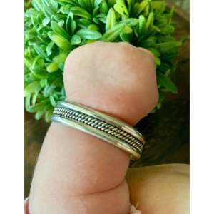 Bracelets manchette pour bébé en argent sterling, bijoux culturels de collection fabriqués par les Navajo - Product Image 2