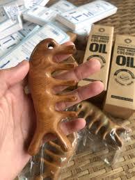 PEINE BOTÁNICO LIMPIO HECHO DE MADERA SOSTENIBLE Y HOJA DE CATAPPA - Product Image 4