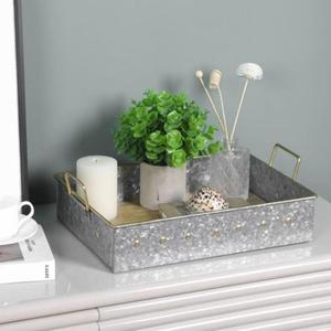 Plateau de service galvanisé de qualité supérieure tendance forme et taille personnalisées avec poignée dorée pour une utilisation plateau de service pour les fêtes - Product Image 1