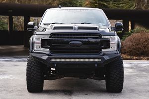 F-ord F-150 L-ariat 4x4 C-oyote V8 Power 4WD Tu-scany Motor Company Black Ops Package, occasion, année 2020 - Product Image 2