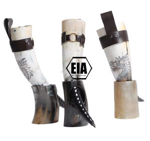 Support de corne de bière Viking authentique fait à la main Décoration de nourriture nordique médiévale Art indien exotique Gravé à la main Design Artisanat naturel - Product Image 1