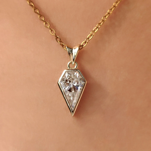 Collier pendentif de luxe en or 14 carats avec diamant taille cerf-volant et moissanite, motif géométrique, pour femme, bijou raffiné, cadeau - Product Image 2