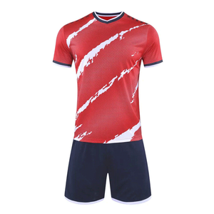 Ensemble d'uniformes de football en polyester 100% sur mesure Nouveau design avec vêtements de football personnalisés par sublimation - Product Image 1
