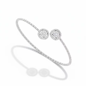 Brazalete Abierto de Lujo Chapado en Rodio con Diamantes Naturales de 14K y Detalles de Racimo de Diamantes |   Diamante de corte brillante de 0.64 quilates - Product Image 1