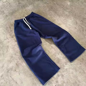 Conjuntos Deportivos Personalizados para Hombre al por Mayor, Fabricante OEM, Sudadera con Capucha y Pantalones con Bordado de Parches Desgastados y Efecto Deslavado - Product Image 4