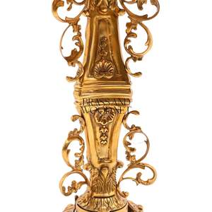 Mesa Auxiliar Redonda de Lujo con Tapa de Mármol Blanco y Base de Pedestal de Latón Dorado Forjado a Mano para Decoración de Esquinas del Hogar - Product Image 4