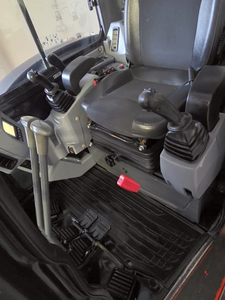 Mini-excavatrice sur chenilles Kubota KX 057-4, excavatrice compacte avec cabine fermée, excavatrice sur chenilles pour la construction et l'aménagement paysager - Product Image 3
