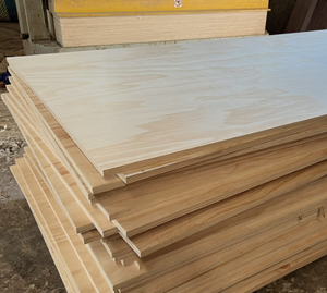 Tableros de Madera Contrachapada de Pino Decorativa de Doble Cara de Primera Calidad, 13 Capas, 1220x2440x18mm, Impermeables, E1, Libres de Formaldehído, para Construcción y Muebles - Product Image 1