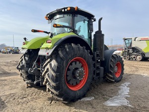 รถแทรกเตอร์ CLAAS AXION 940 220 แรงม้า ขับเคลื่อน 4 ล้อ ระบบเกียร์ พร้อมอายุการใช้งานยาวนานสำหรับการใช้งานในฟาร์ม - Product Image 3